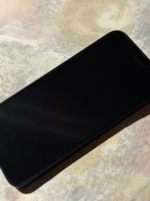 iPhone 14 Plus 128GB like new, Midnight color with case and accessories