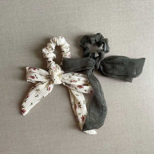 Stradivarius hair ties like new