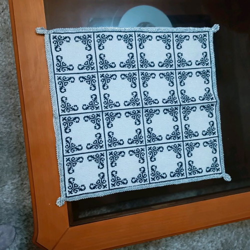 Square Napkin 40x40 new with cross-stitch and lining