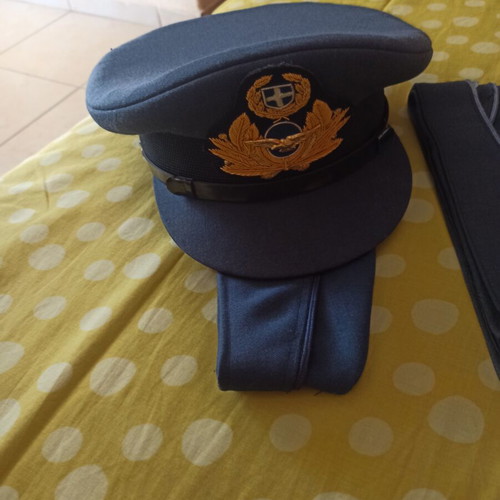 Military caps of lower officer of Hellenic Air Force like new, including two dikocha no58 and no60