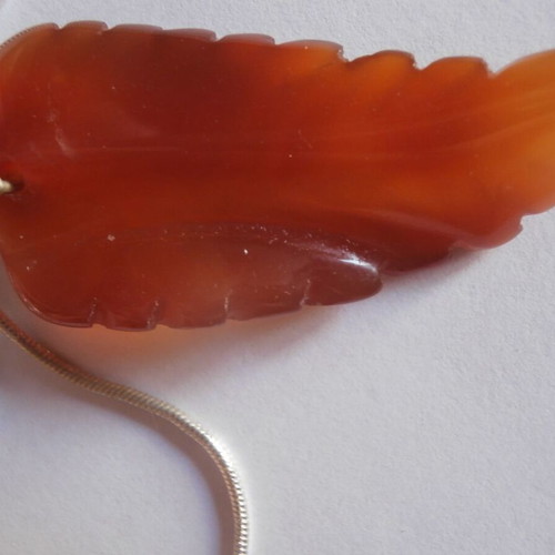 Baltic amber necklace with leaf pendant