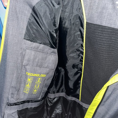 Crivit ski jacket new with fleece and removable hood