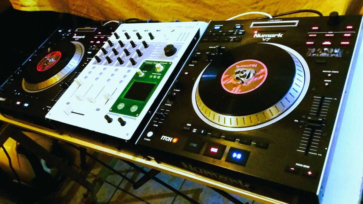 Korg Kaoss Pad KM-402 4-Channel DJ… - € 600,00 - Vendora.cy