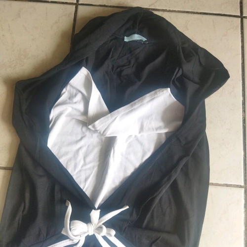 Skiski mod Paris black blouse like new
