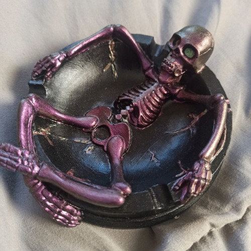 Decorative ashtray handmade from resin