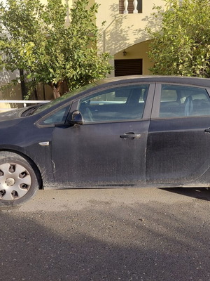 Opel Astra 2011 μεταχειρισμένο, βενζίνη, χειροκίνητο, μαύρο