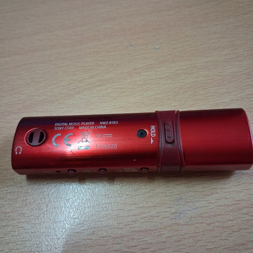 Sony Walkman NWZ-B183 MP3 player like new, 4GB, red aluminum