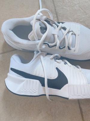 Nike GP Challenge Pro αθλητικά σαν καινούργια, νούμερο 40,5, μαύρο-άσπρο