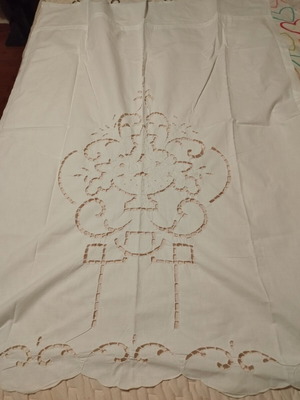 White window curtain with embroidery, like new, 125x95 cm