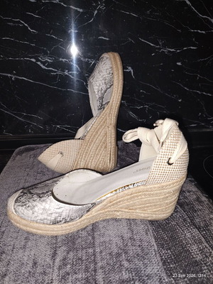 Γυναικείες εσπαντρίγιες με snake print και δέσιμο στον αστράγαλο, μέγεθος 40