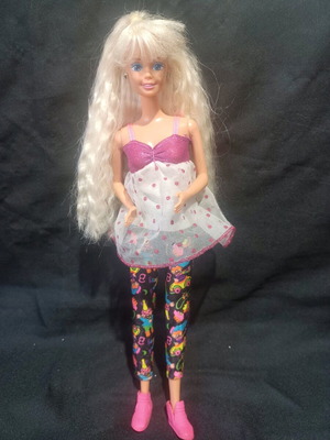 Barbie Dance Moves 1994 used with Skipper top and Barbie troll pants