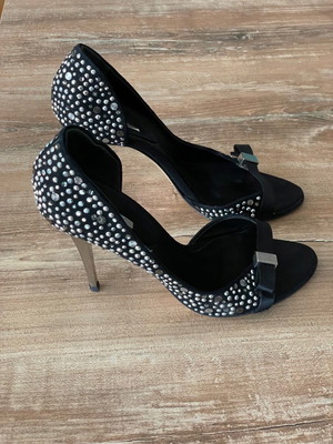 Mario Bologna pumps used size 39 with silver heel and rhinestones