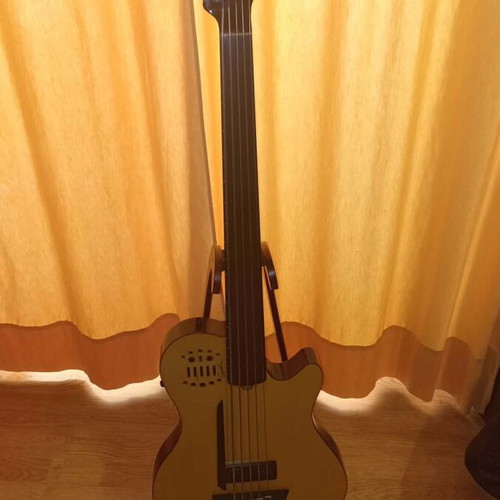 Godin A5 Bass Ultra Fretless Natural like new
