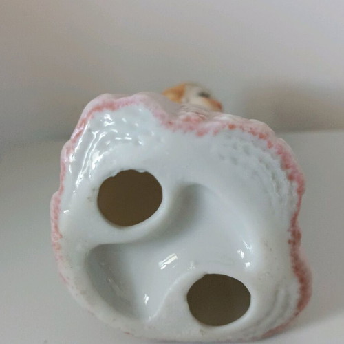Porcelain girl decoration like new, 7.5 cm
