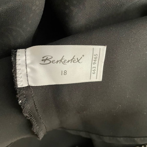 Berketex summer skirt used, UK 18 / EU 46, black and cream pattern