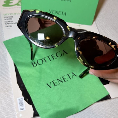 Bottega Veneta BV1031S 002 sunglasses used, tortoise shell and gold