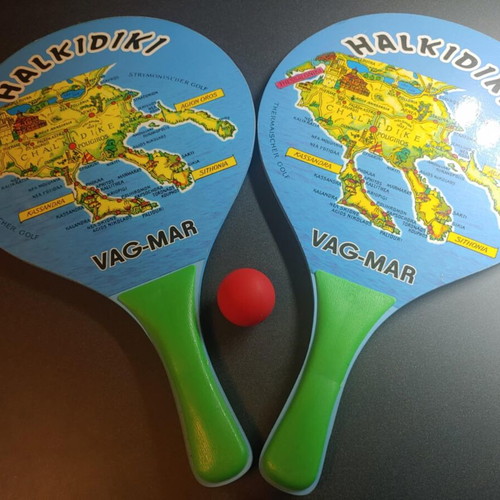 Wooden beach rackets like new with ball