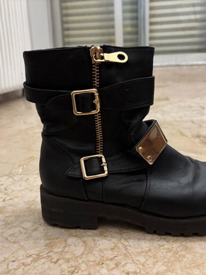 Boots with buckle used, low heel, size 38, black