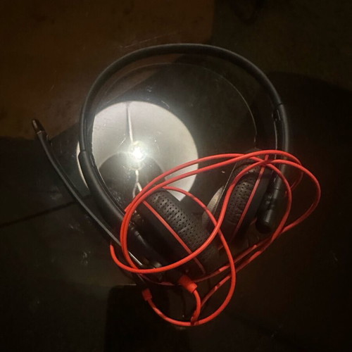 Plantronics Blackwire C3210 On Ear headphones like new wired for office