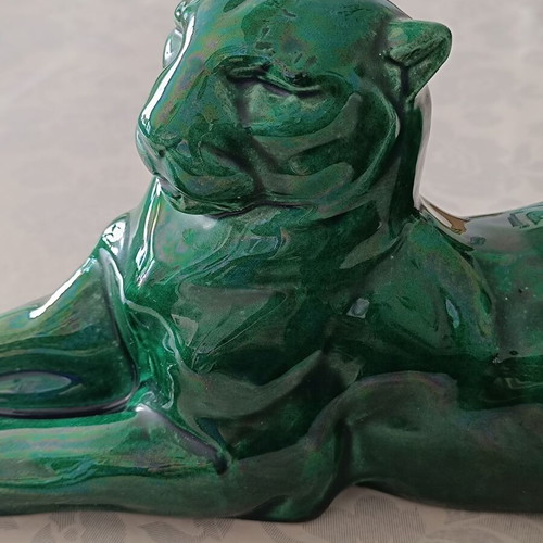 Vintage Art Déco ceramic panther figurine with green enamel, like new