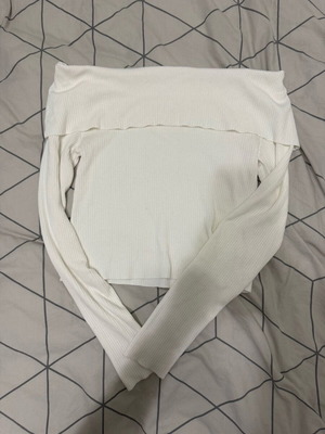 White off the shoulder top like new, size L