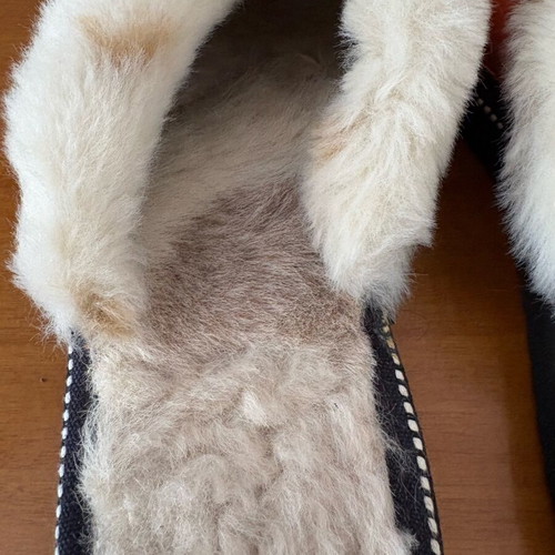 Winter Kastoria slippers like new, size 38, beige and orange