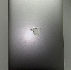 Apple MacBook Pro 10,1 (i7/8GB Ram/256GB SSD/15in Retina Display)