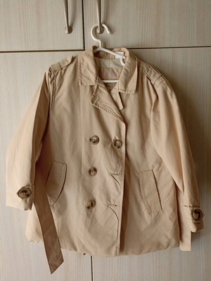 Zara kids beige trench coat size 3-4 years like new