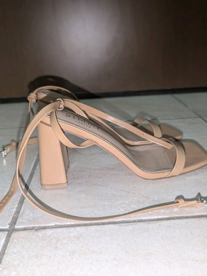 Nude heels Simmi London size 37 like new, 8 cm heel