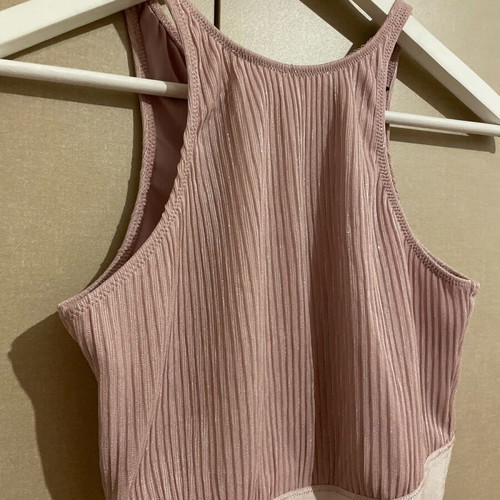 Tally Weil crop top soft pink shiny like new, size S