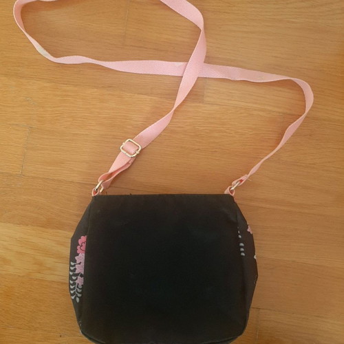 Kimmidoll shoulder bag black used with stains on strap