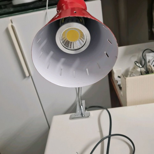 Desk lamp HD 712 like new, red with clip