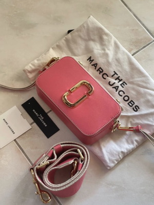 Marc Jacobs Snapshot Bag like new, pink with gold-tone hardware