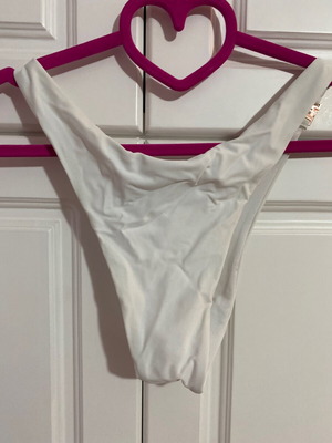 Bikini swimsuit with one shoulder used, white size M