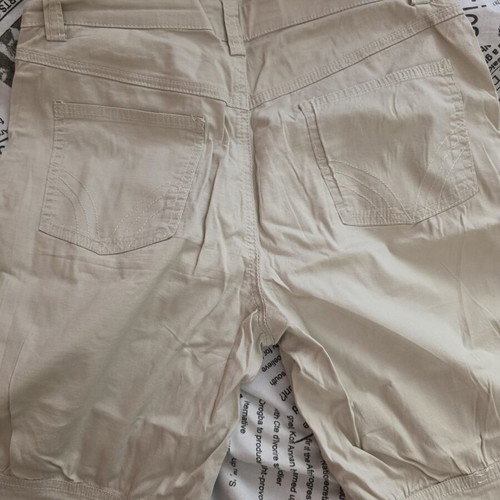 Summer beige bermuda shorts like new, small/medium