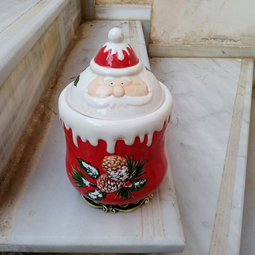 Mandarin Crafts Christmas ceramic cookie jar