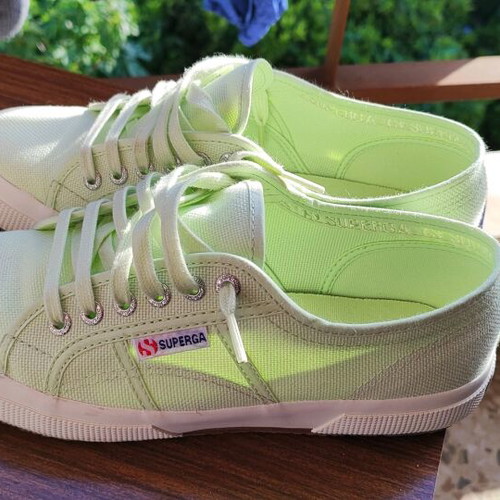 Superga sneakers women's size 40 like new, soft green