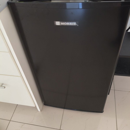 Morris B71080ESD refrigerator 80L black