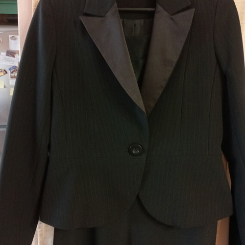 Set dress and jacket like new, black with thin stripes