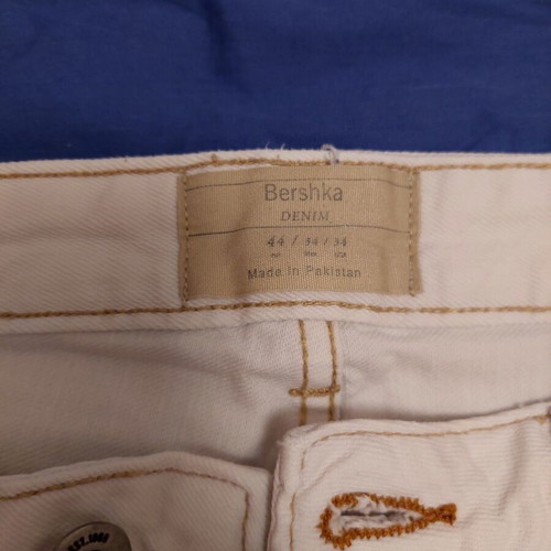 Bershka Off-White Denim Shorts like new, size EUR 44 / US 34