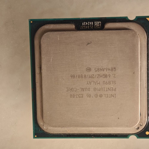 Intel Pentium Dual Core E5300 2.6GHz LGA775 CPU like new