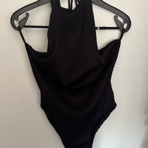 Bershka black bodysuit with open back like new, size XS