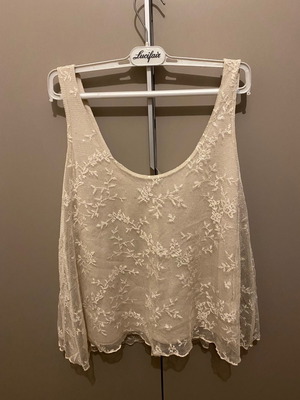 Stradivarius sleeveless blouse used, beige with embroidered flowers, size M