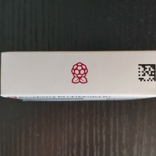Raspberry Pi 4 Model B 2GB RAM with set of 4 heatsinks, new