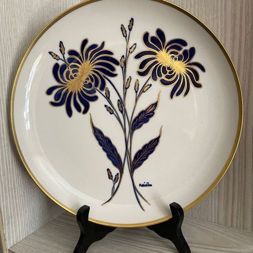 Vintage decorative plate from Germany hand-painted, like new, porcelain 24 cm