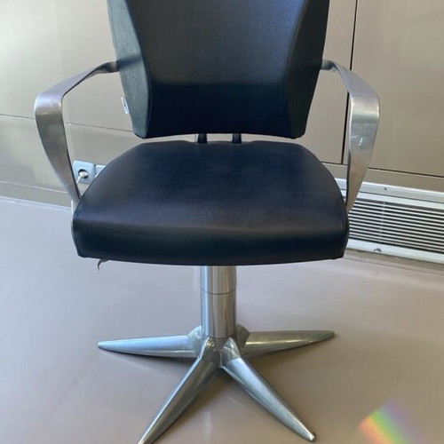 Salon chairs and shampoo bowls used, set of 8 chairs and 3 bowls
