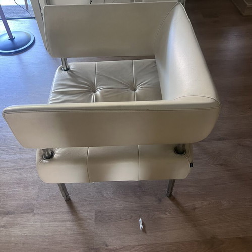 Italian Designer Leather Chair Sitland like new