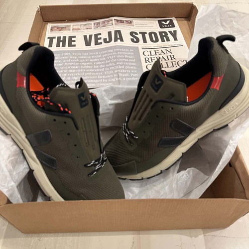 Veja sneakers size 42.5, black and khaki