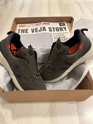 Veja sneakers size 42.5, black and khaki