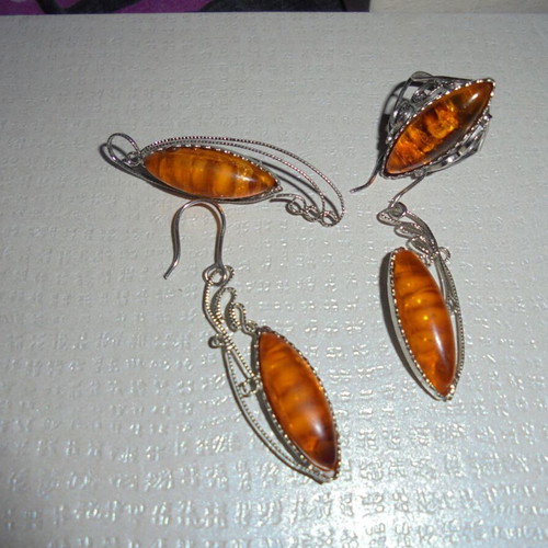 Antique Baltic amber jewelry set like new, vintage orange